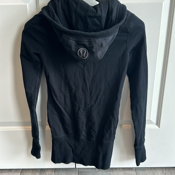 Lululemon hoodie sz 2 like new - Picture 5 of 5